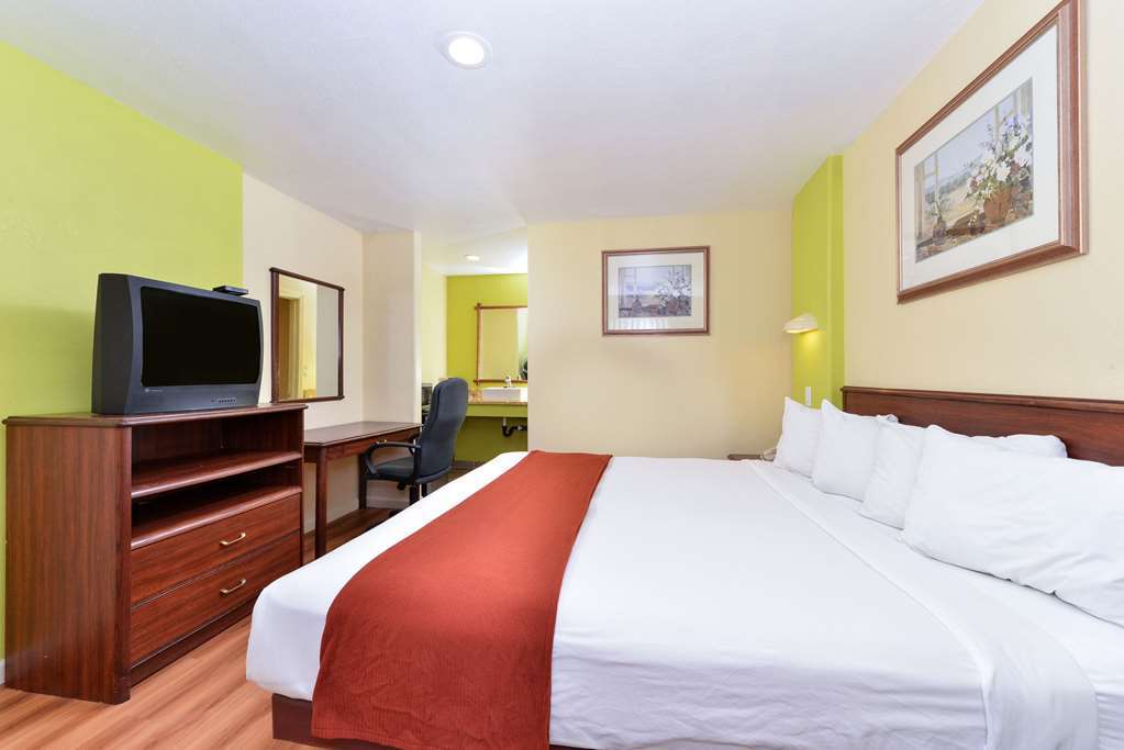 Rodeway Inn Модесто Стая снимка